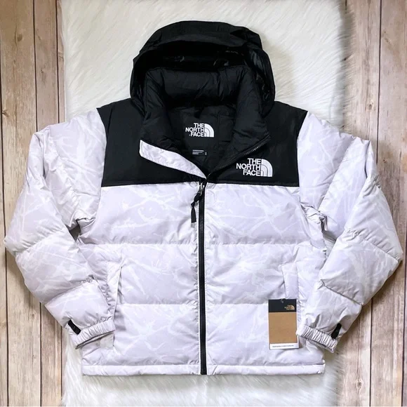 The North Face Women’s Printed Nuptse Down Jacket - Picture 5 of 13